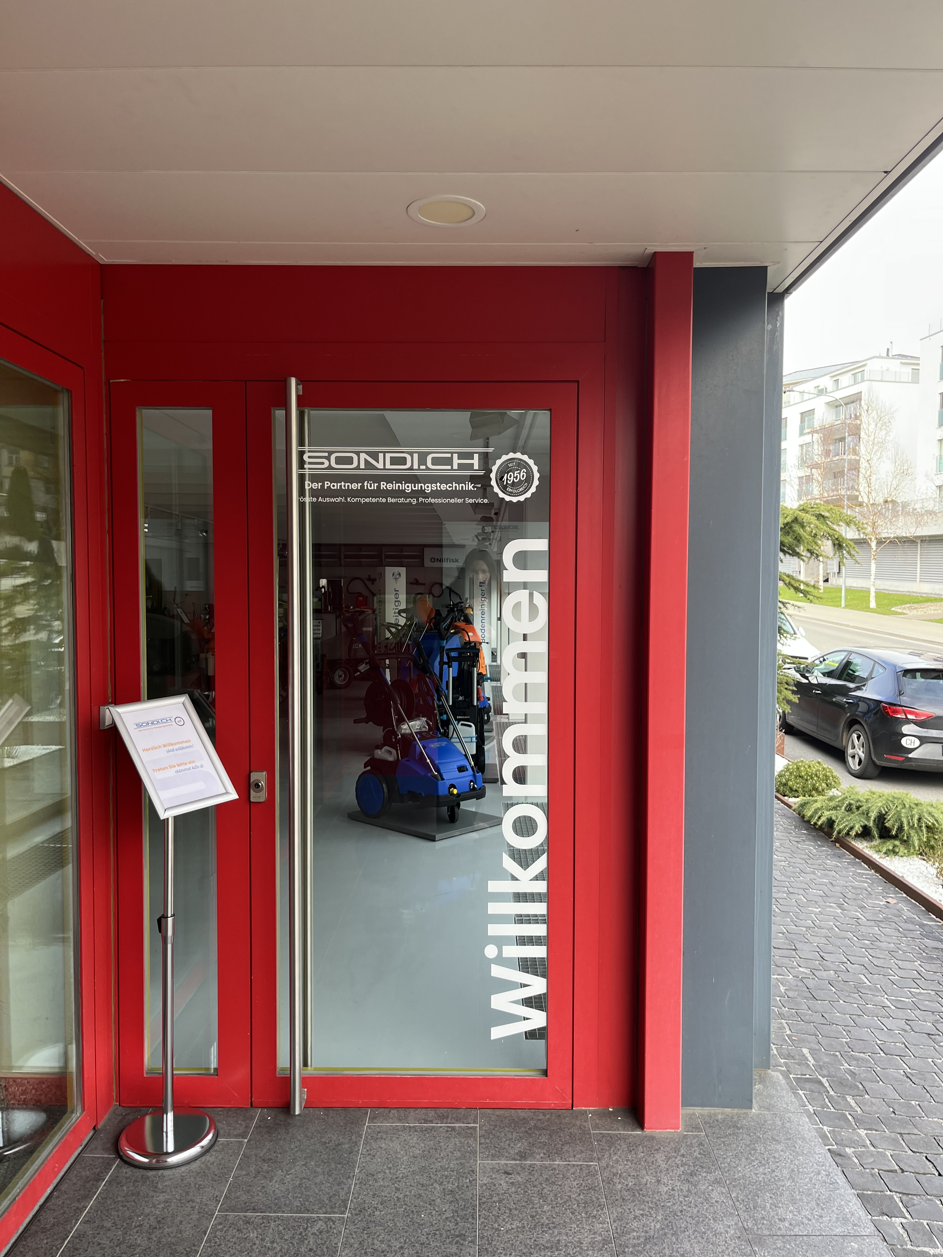 Showroom 1